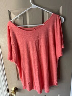 Mudd Coral Short Sleeve Scoop Neck Top